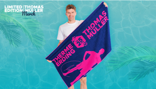 „Therme Erding x Thomas Müller“ Badetuch Pink